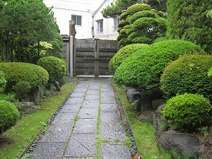日本庭園への入り口というか出口